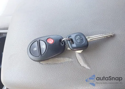 2013 Toyota Highlander Base V6 z USA, uszkodzony, nr VIN 5TDBK3EH7DS238644